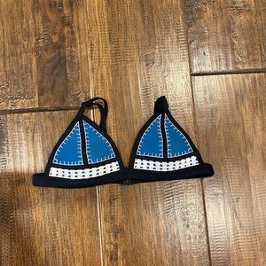 Triangl bikini top